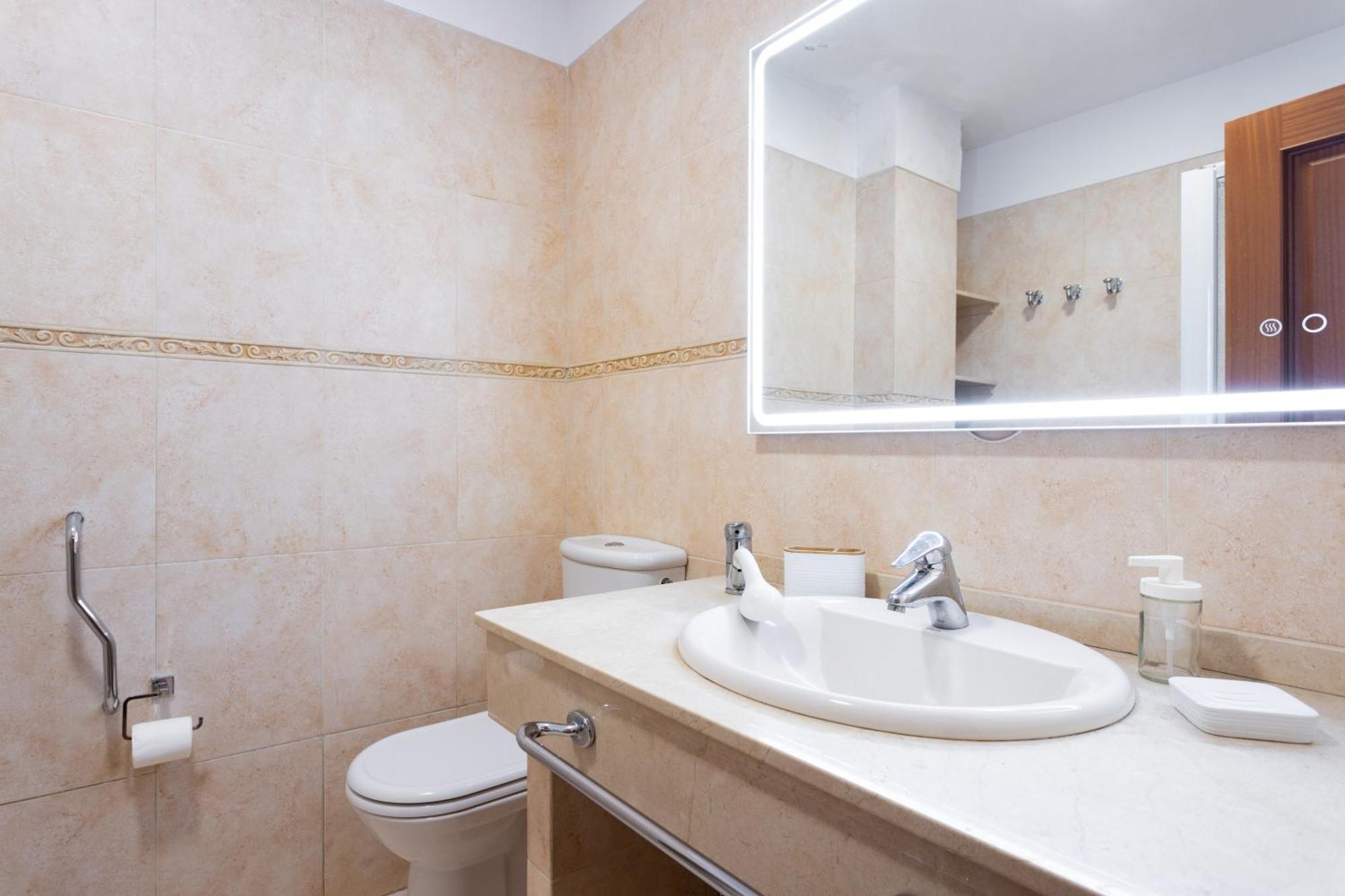 Home2Book Design & Luminous Apt Santa Cruz Center エクステリア 写真